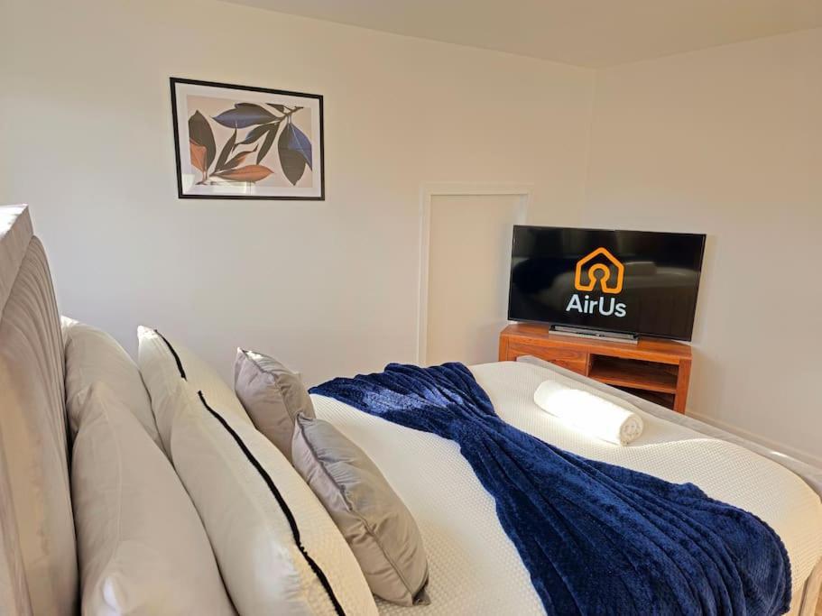 Spacious Haven With Free Parking Glasgow Exterior photo