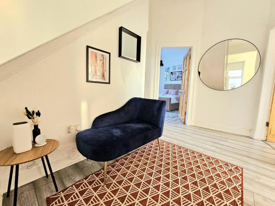 Spacious Haven With Free Parking Glasgow Exterior photo