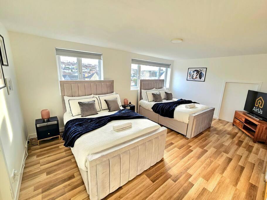 Spacious Haven With Free Parking Glasgow Exterior photo